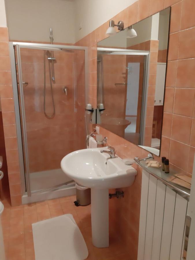 Residence Terme Di San Giacomo Sarnano Εξωτερικό φωτογραφία